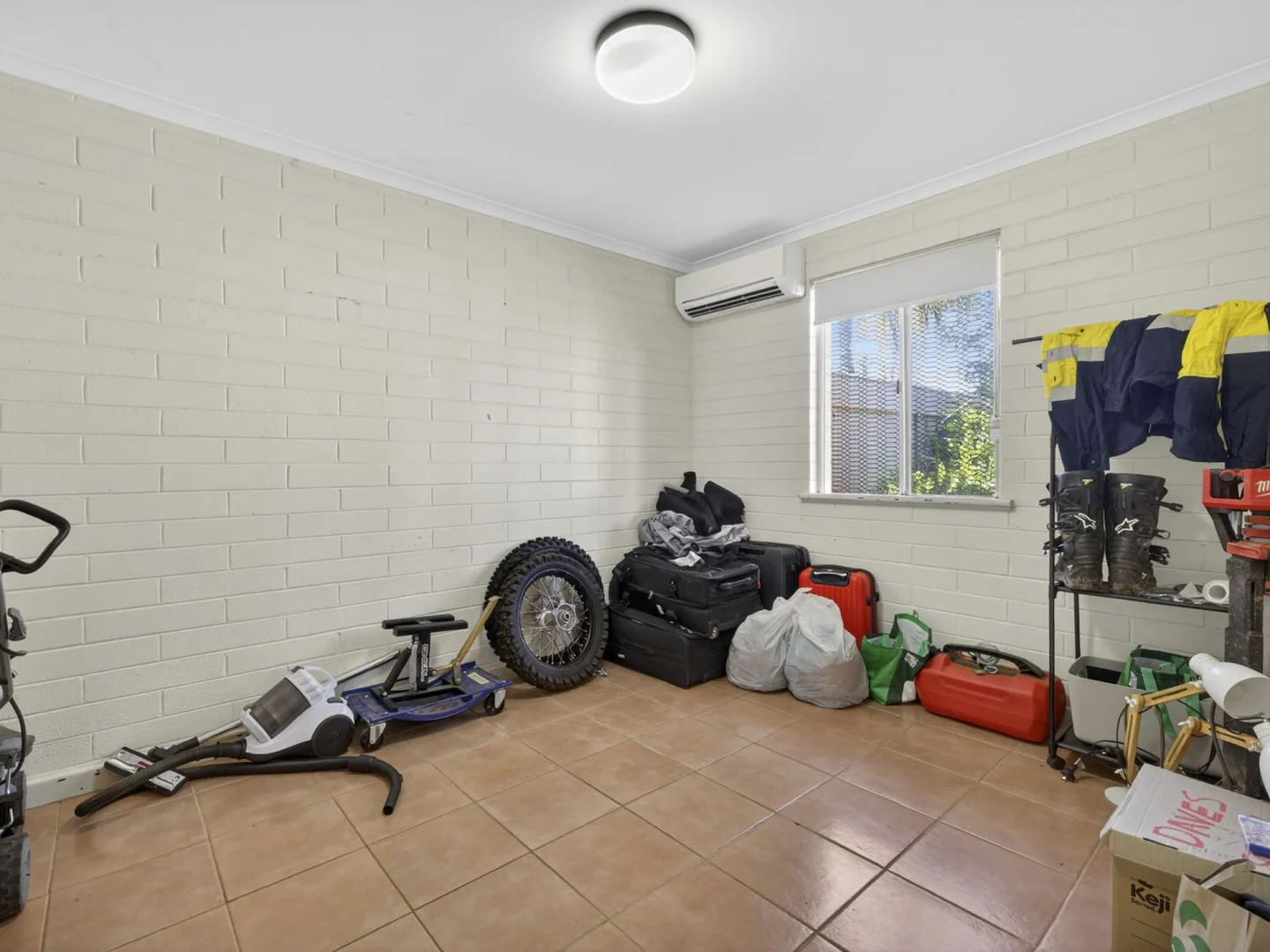 Image 9
